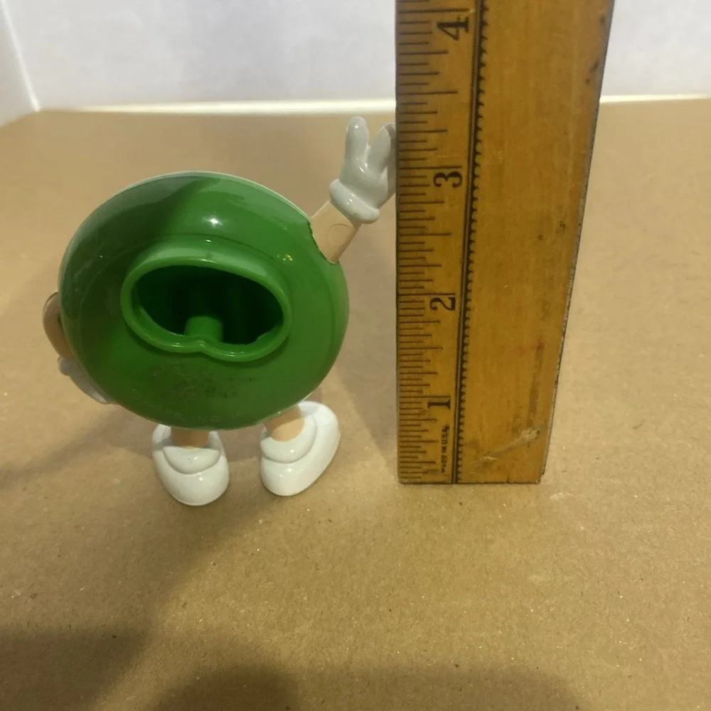 Vintage Rare 1991 Mars M&M Green Candy Dispenser Waving Hand Collectible Toy